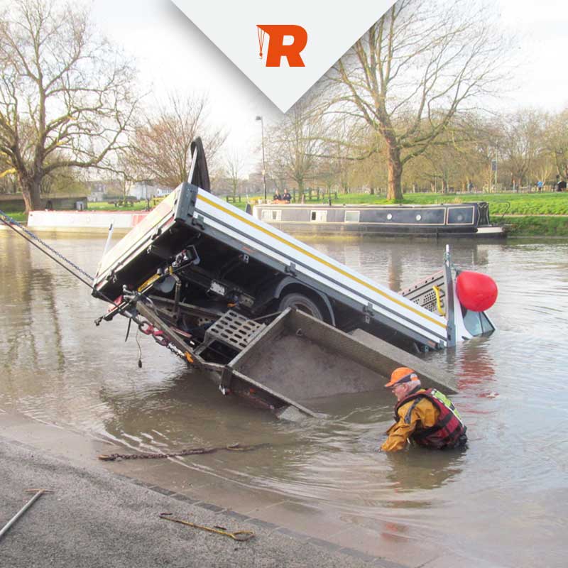 Submerged Vehicle Recovery Services from Ratcliffe Cambridgeshire